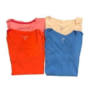 Bundle of 4 Women’s Cotton V-Neck T-Shirts Size Medium J.Crew Talbots GAP (W55)